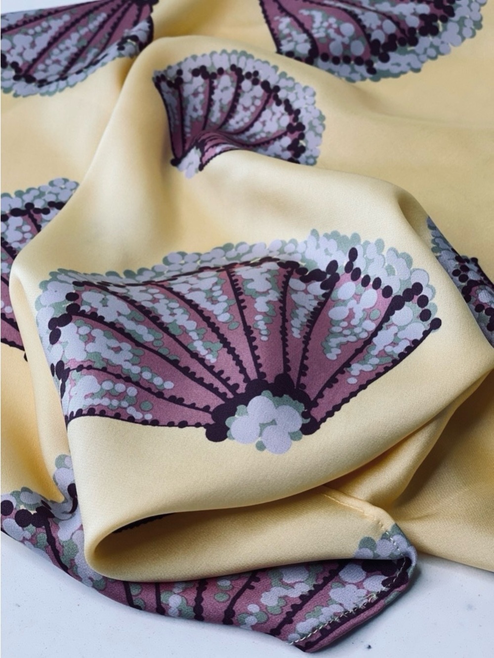 NWT SILKLETTE Abstract Shells on Butter 100% Fine Silk Kerchief Scarf